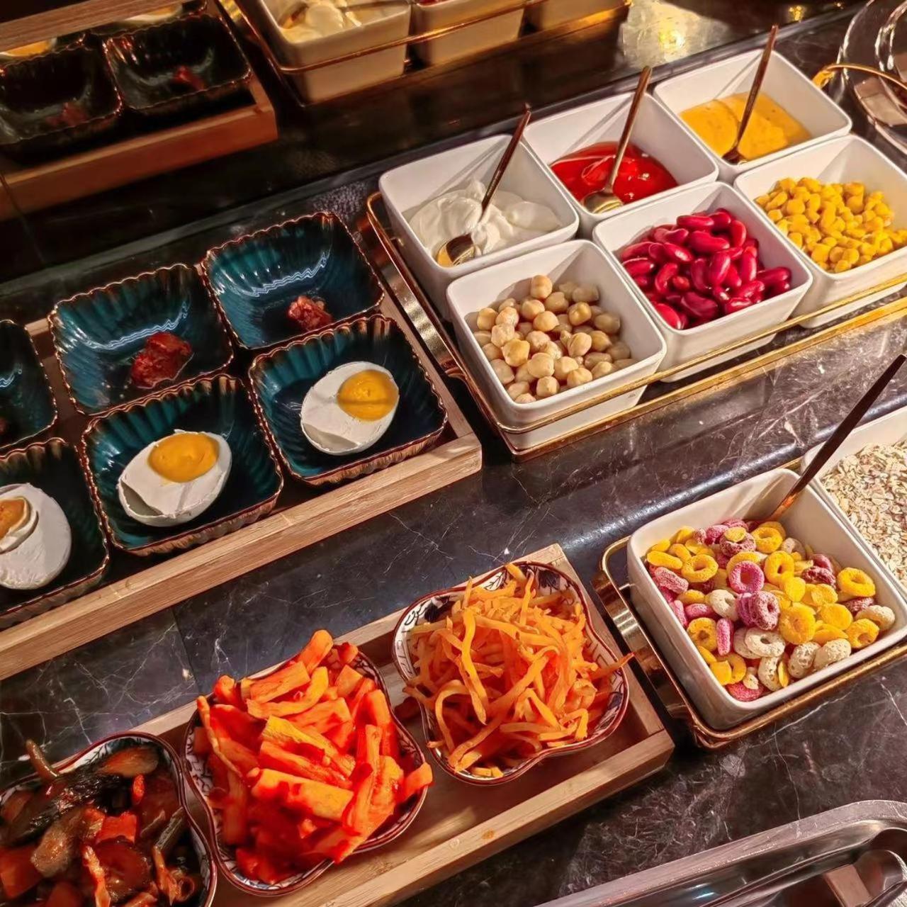 Hotel Enjoy - Provide Free Late Night Supplies,free Fruit,water And Free Breakfast Coffee,near Embassies,agricultural Exhibition Hall,sanlitun,metro Line 10 Tuanjiehu,cbd,cctv,china Zun