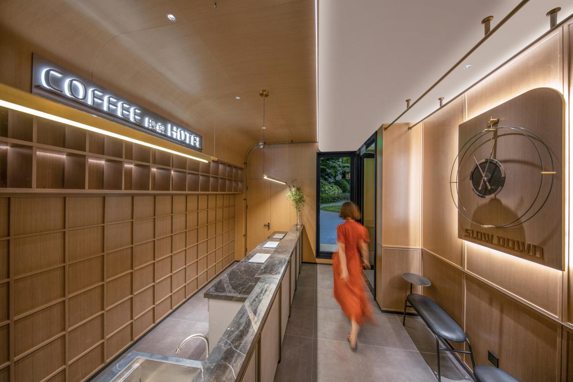 Hotel Enjoy - Provide Free Late Night Supplies,free Fruit,water And Free Breakfast Coffee,near Embassies,agricultural Exhibition Hall,sanlitun,metro Line 10 Tuanjiehu,cbd,cctv,china Zun